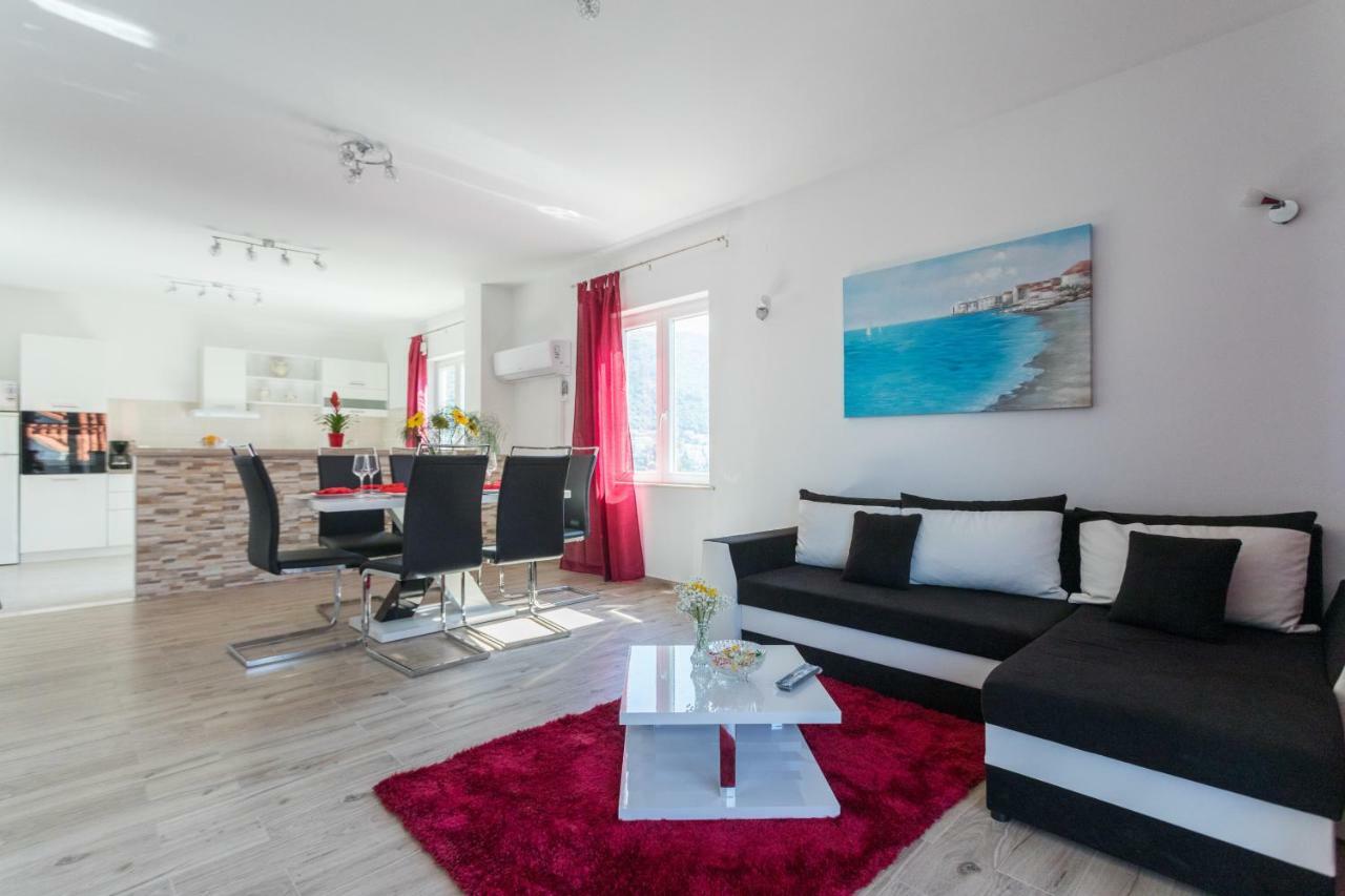 Apartment Iv & La *