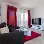 Apartment IV&LA