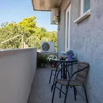 Apartment IV&LA
